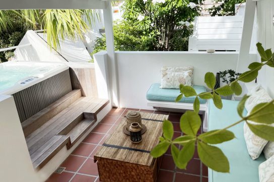 THE OUTDOOR CASE